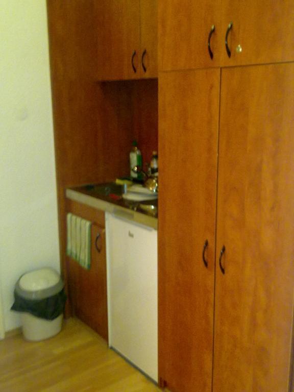 ホテルEszterhazy Karoly Egyetem エゲル 部屋 写真